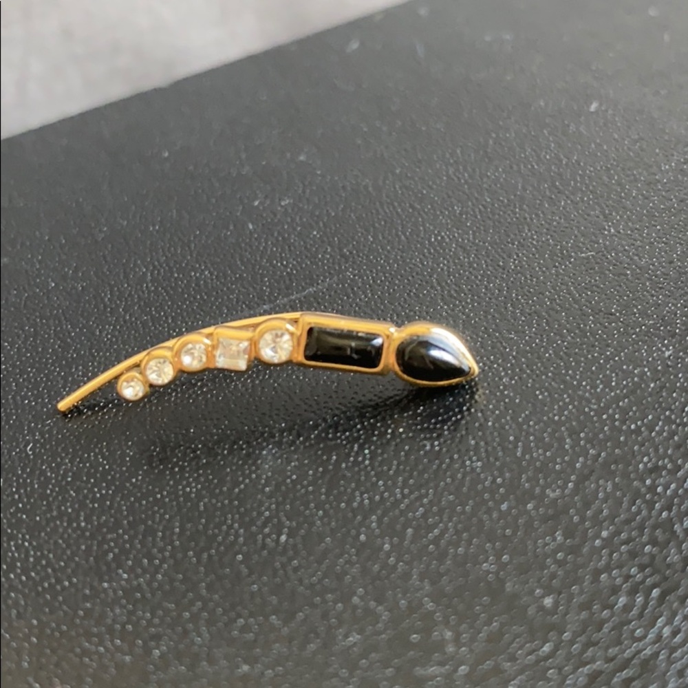 Jeweled ear crawler gold